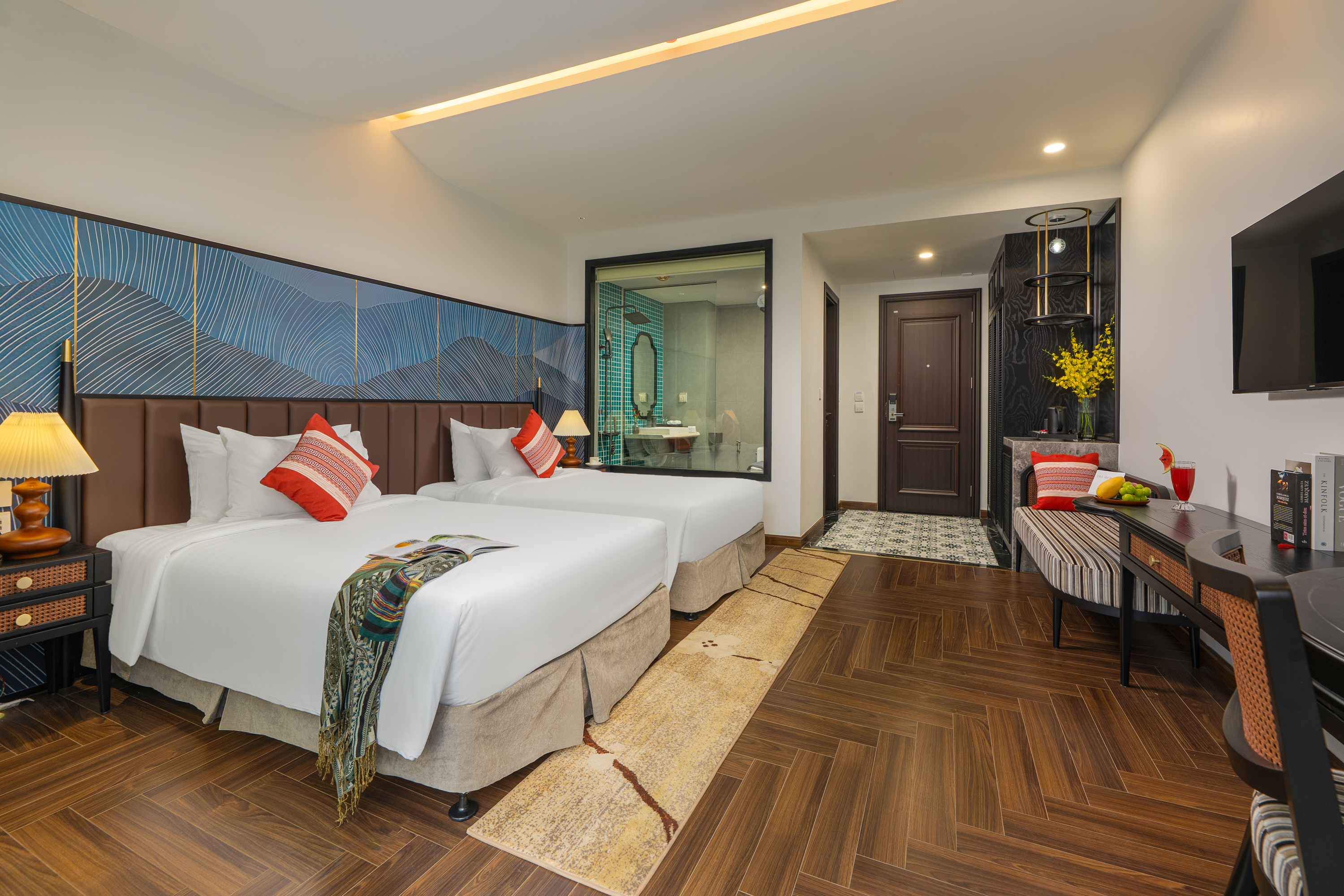 Deluxe Valley View with Balcony #4