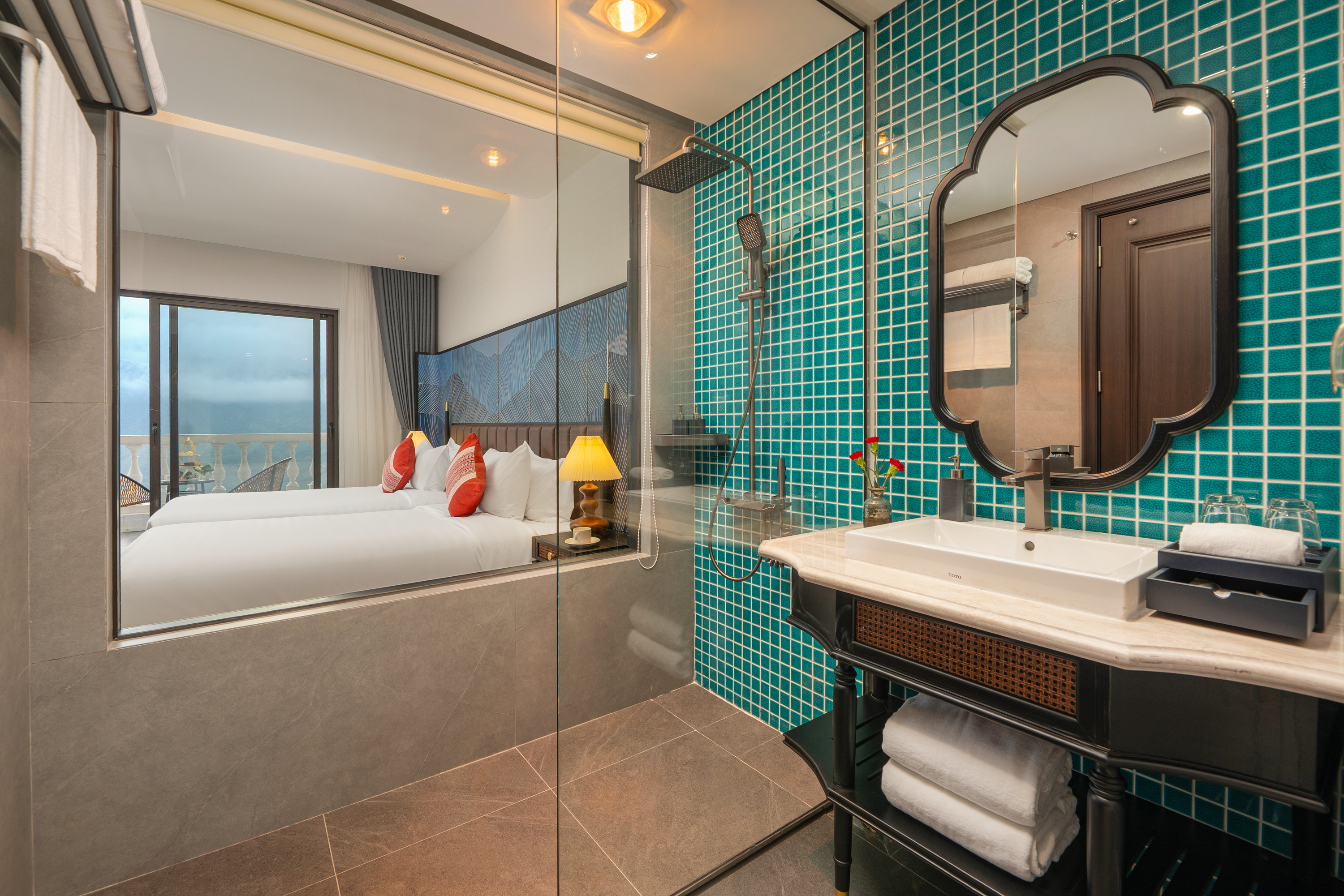 Deluxe Valley View #1