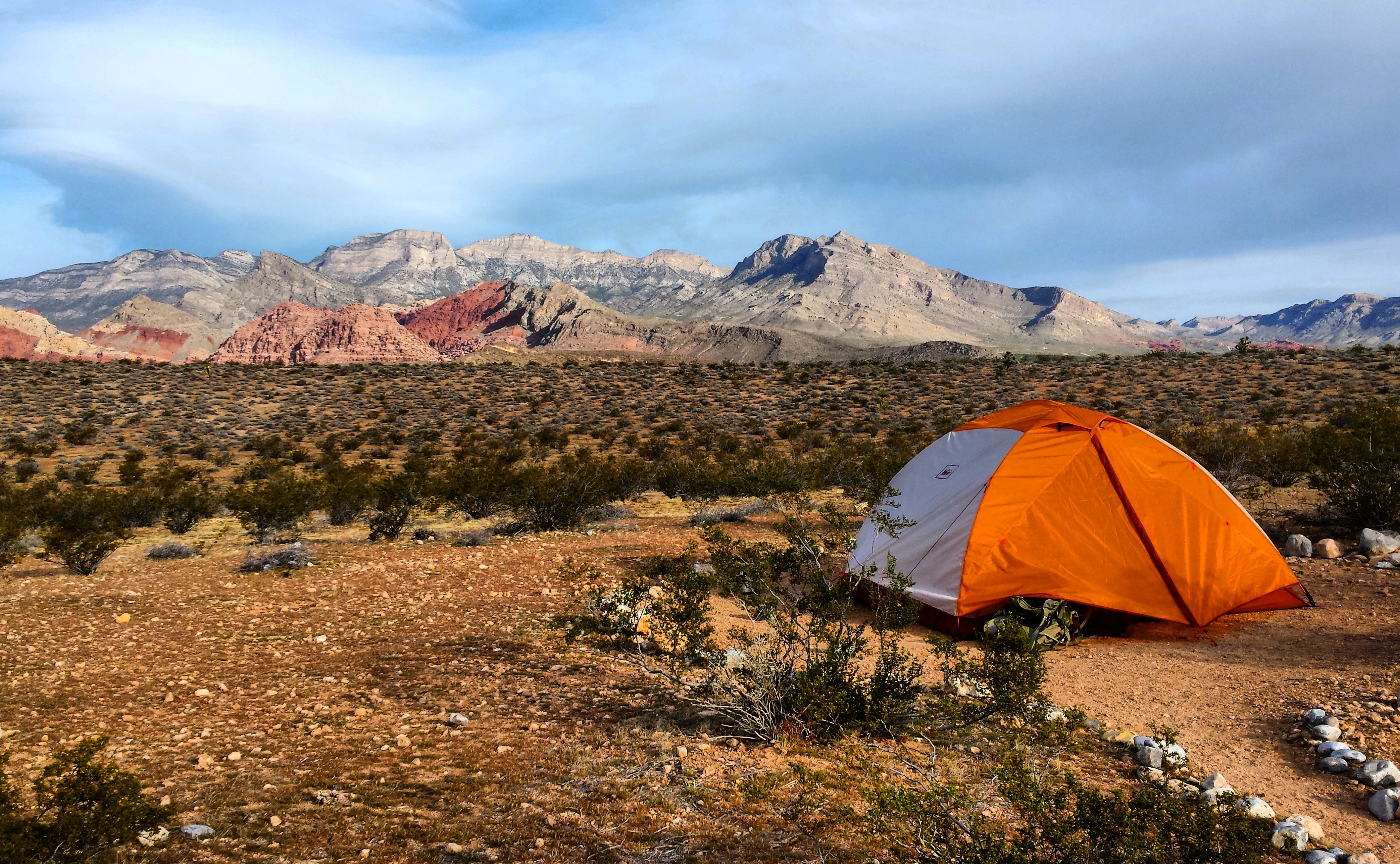 LAS VEGAS – HẺM NÚI ĐÁ ĐỎ RED ROCK CANYON  (ĂN 3 BỮA)
